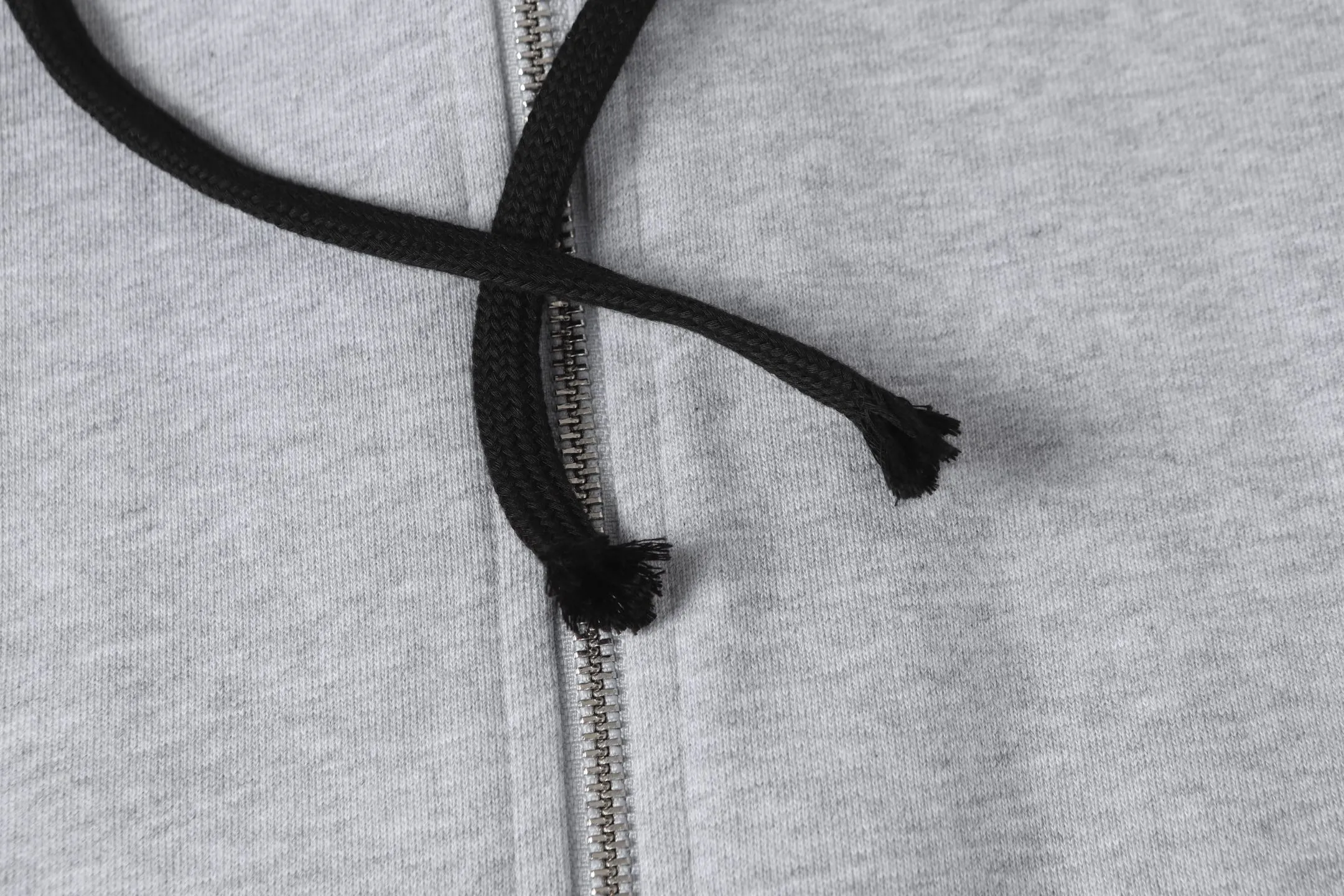 P260 -Chrome Hearts/Chrome Hearts Big Sword🗡️Print zipper sweatshirt cardigan jacket -High weight, high density and high quality. The wool is soft and delicate, soft and silky to the touch. Excellent warmth and skin-friendly properties.
